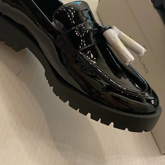 Bandolino Women’s Black Patent Loafers Tassel Fillups Vegan New 8.5 w Box - Picture 2 of 13